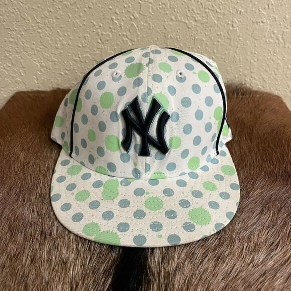 New York Yankees‎ New Era 59FIFTY Dots Men's Fitted Cap Hat - Size: 7 1/8